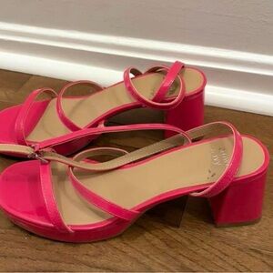 Crown & Ivy Vibrant Pink Strappy Sandals